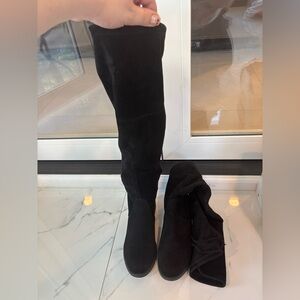 Black Over-the-Knee Suede Boots